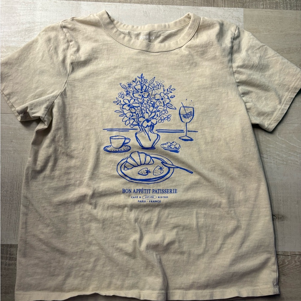 Woman’s Cream Graphic Tee
